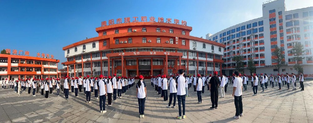 迷彩映青春，淬炼正当时｜我校2025级新生军训圆满结营