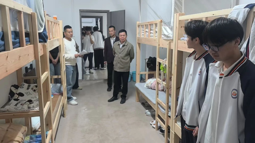 警钟长鸣，防患未然——我校11月27日晚开展学生宿舍安全大检查